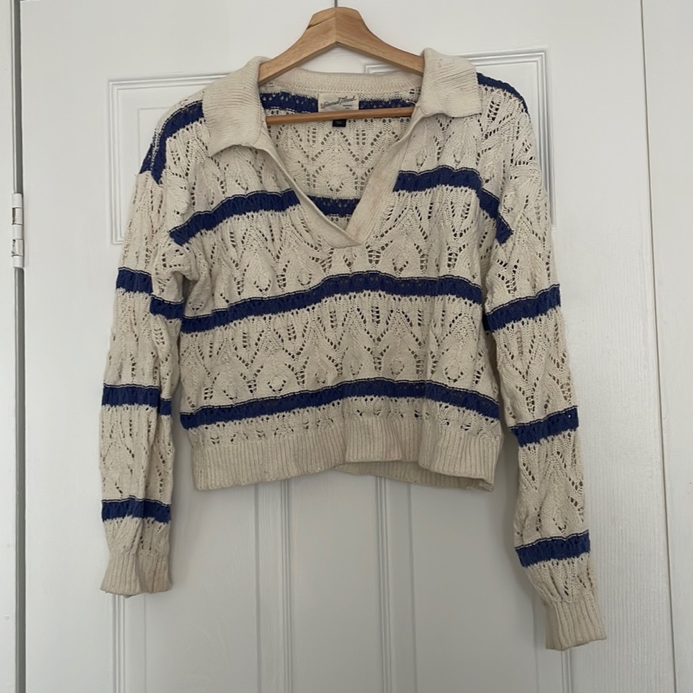 Vneck collared striped sweater